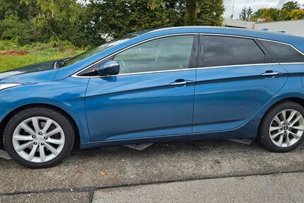 Hyundai i40 122.000 km 7.690 € Garching 85748