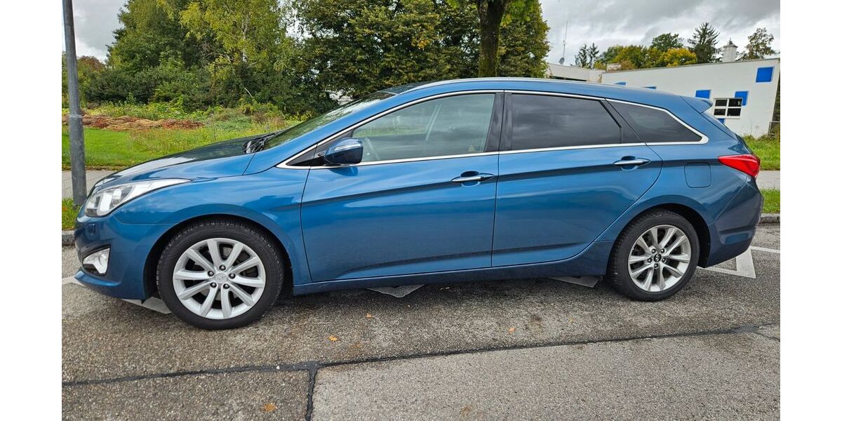 Hyundai i40 122.000 km 7.690 € Garching 85748