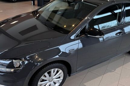 VW Golf 137.500 km 16.990 &euro; Bad Endorf 83093