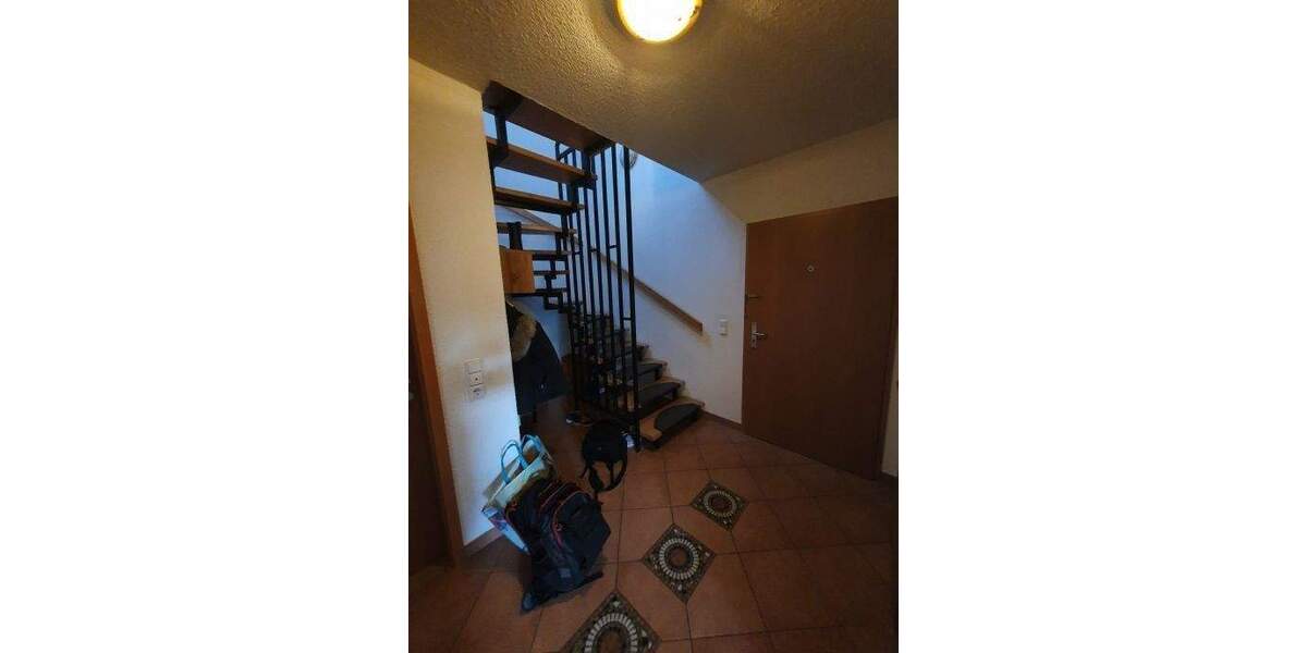 Großzügige Maisonettewohnung inkl. 2 Garagenstellplätzen in zentraler Lage 4 zimmer