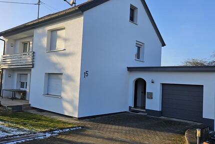 Mehrfamilienhaus mit großen Garten in Bachagel (Oberbechingen) 6 zimmer