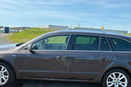 Skoda Superb 197.255 km 5.550 &euro; Grub am Forst 96271