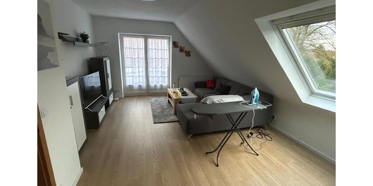 Dachgeschoßwohnung Zetel - 3 Zimmer, 80 m&sup2;, 620&euro; | Angebot:26322898