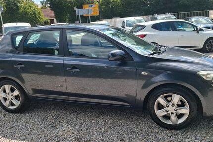 Kia ceed / Ceed 124.000 km 3.499 &euro; Dietersheim (Bei Eching) 85386