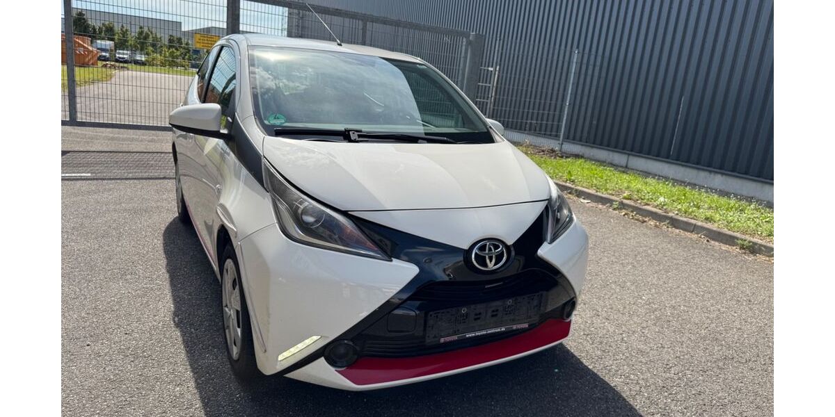 Toyota Aygo (X) 120.208 km 5.600 &euro; Hockenheim 68766
