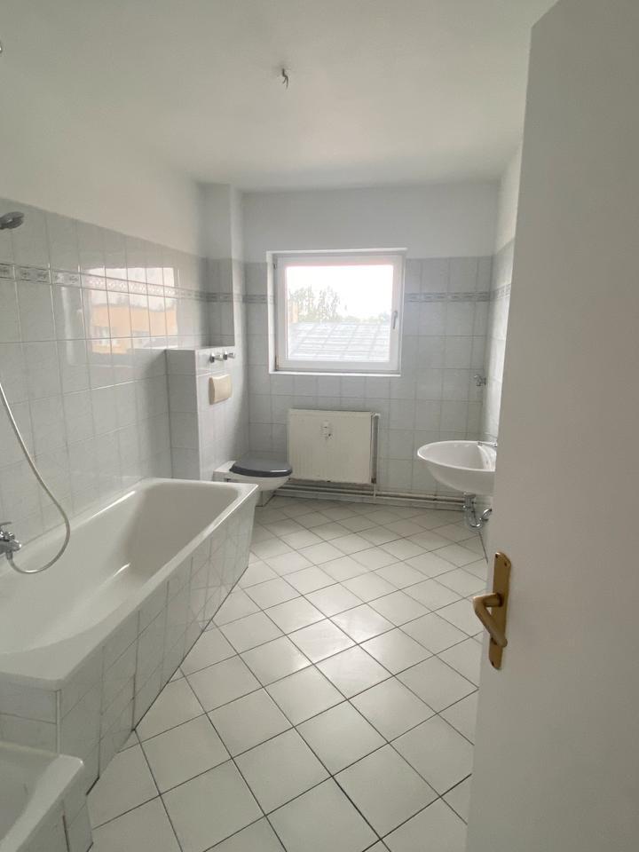 Große AltbauWohnung mit Wintergarten im Herzen von Oranienburg.
