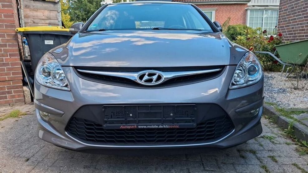 i30
