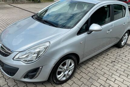 Opel Corsa 93.100 km 4.250 &euro; Plankenfels 95515
