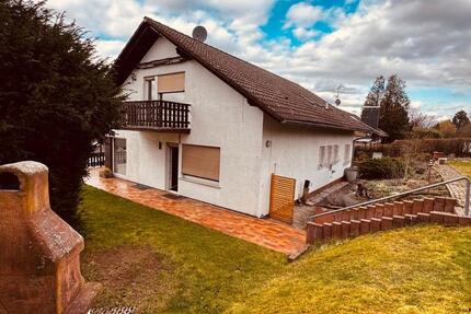 Haus Büdingen - 8 Zimmer, 178 m&sup2;, 395.000&euro; | Angebot:26612295