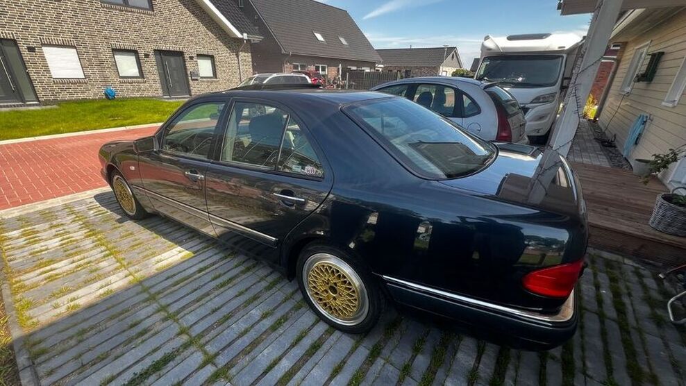 E 200