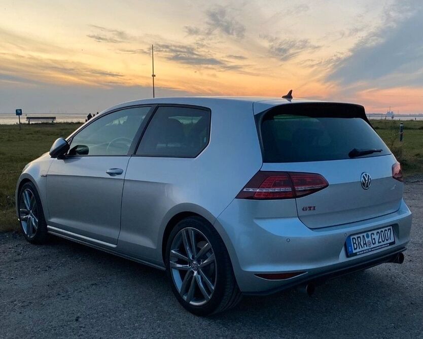 VW Golf 134.000 km 14.200 € Jade 26349