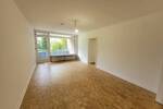 Neue Familie gesucht für Wohnung mit Balkon und frisch saniertem Wannenbad.