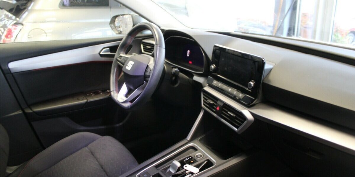 Seat Leon Sportstourer 1.5 eTSI ACT OPF DSG FR 82.810 km 17.980 &euro; Euskirchen 53881