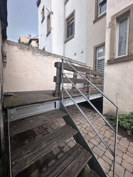 Alle 4 Wohnungen sofort frei! Teilsaniertes Jugendstilhaus