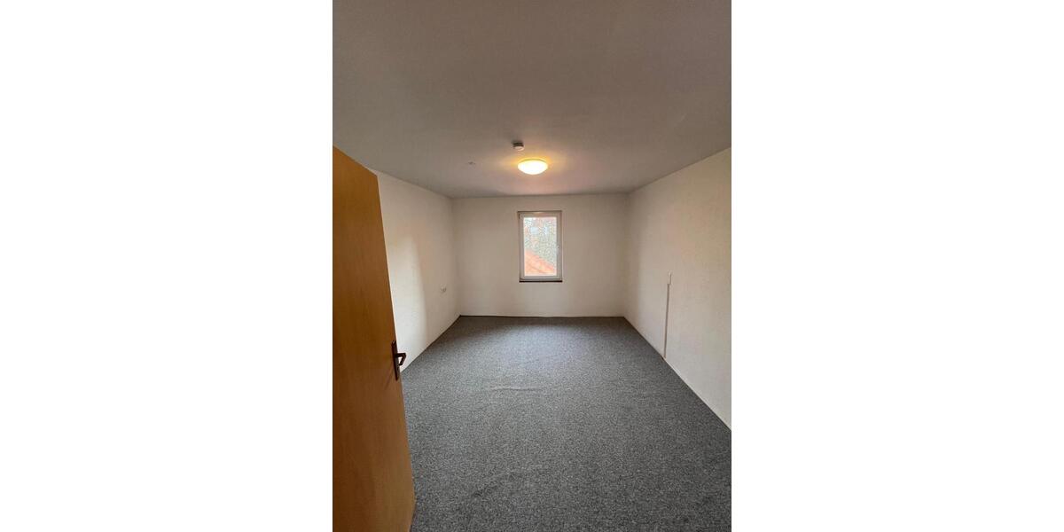 Etagenwohnung Königslutter am Elm - 4.5 Zimmer, 90 m&sup2;, 550&euro; | Angebot:25048496