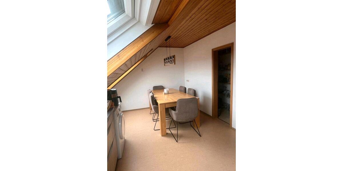 Dachgeschoßwohnung Aichstetten - 4 Zimmer, 84 m&sup2;, 1.150&euro; | Angebot:26664922