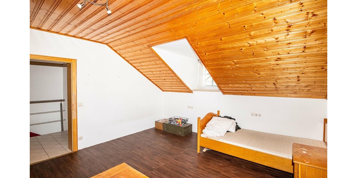 Individuelle Gestaltungsmöglichkeiten: Großzügiges Haus mit Werkstatt - Einfamilienhaus Neukirchen beim Heiligen Blut | Angebot:26557121