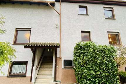 Haus zum Kaufen in Reiskirchen 130.000 € 140 m² 7 zimmer