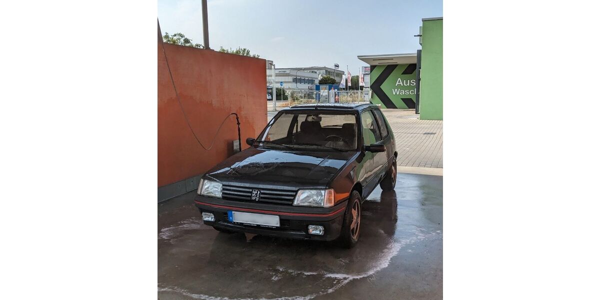 Peugeot 205 194.000 km 5.205 &euro; Schwabach 91126