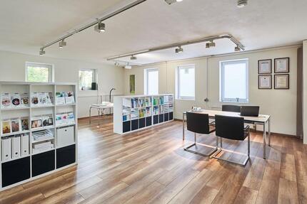 Helles Loft-Büro im OG – ruhig & repräsentativ zimmer