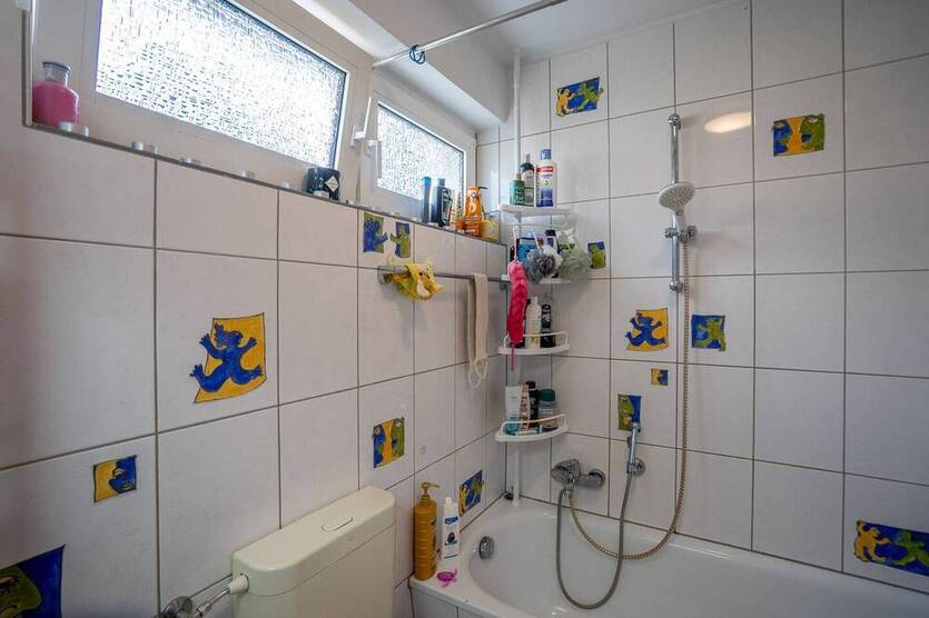 Helle 4-Zimmer-Wohnung mit ca. 104 m², sonnigem Balkon und großzügiger Raumaufteilung