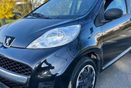Peugeot 107 140.000 km 1.999 € Bickenbach 64404