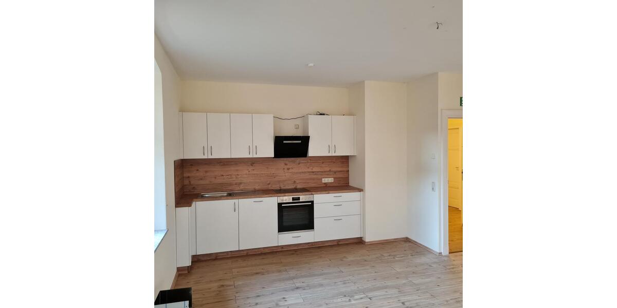 Villa Karstädt - 10 Zimmer, 300 m&sup2;, 2.300&euro; | Angebot:24848895