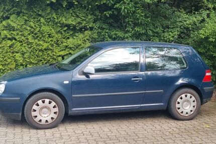 VW Golf 177.767 km 900 &euro; Braak 22145