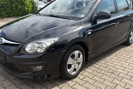 Hyundai i30 99.800 km 4.900 &euro; Lommatzsch (bei Dresden) 01623