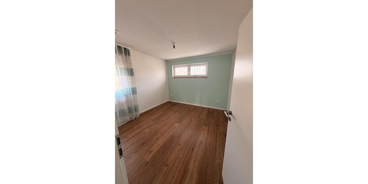 Doppelhaushälfte Aholfing - 4 Zimmer, 140 m&sup2;, 1.490&euro; | Angebot:25329422