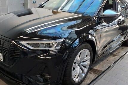 Audi e-tron 46.100 km 42.980 &euro; Balingen 72336