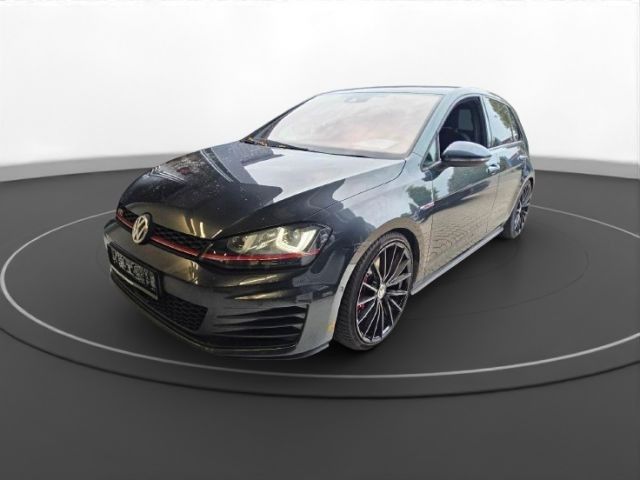 VW Golf 66.000 km 26.999 € Stuttgart 70435