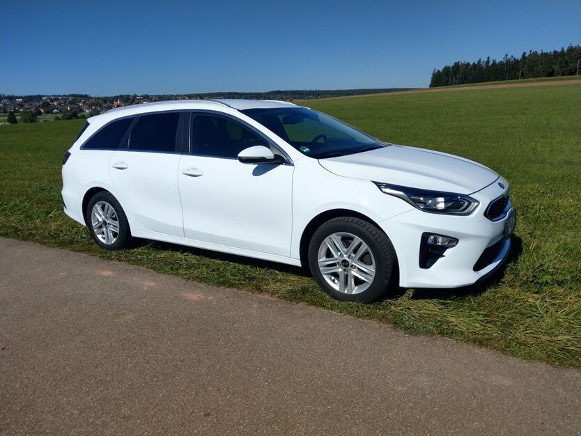 Kia ceed Sportswagon 29.500 km 18.600 € Villingen-Schwenningen 78052