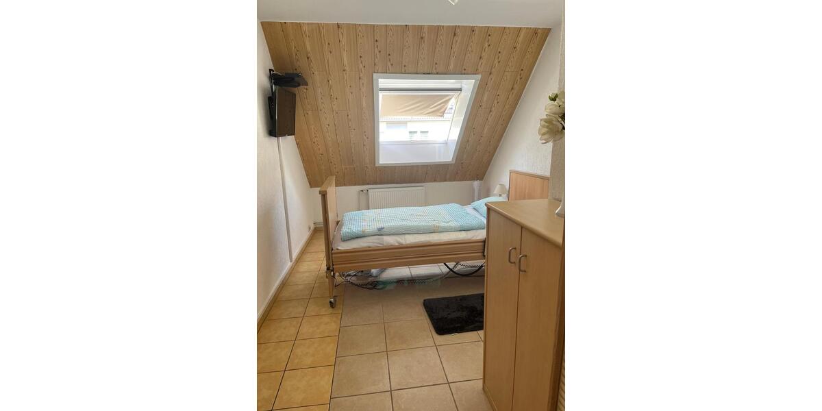 Dachgeschoßwohnung Remscheid Lüttringhausen - 4 Zimmer, 62 m&sup2;, 130.000&euro; | Angebot:24462090