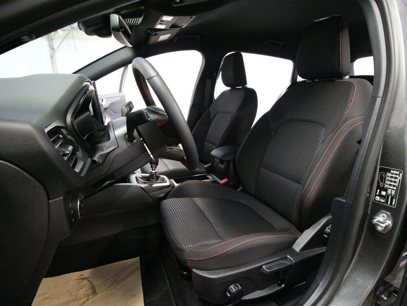 Ford Focus Turnier Mild-Hybrid ST-Line LED+NAVI+ACC 11.904 km 22.500 € Hagenow 19230
