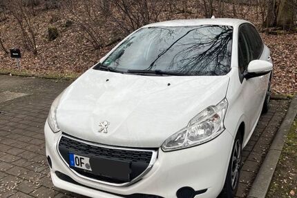 Peugeot 208 98.000 km 4.000 &euro; Neu-Isenburg 63263