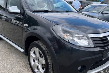 Dacia Sandero 82.000 km 4.490 &euro; Neuseddin bei Berlin 14554