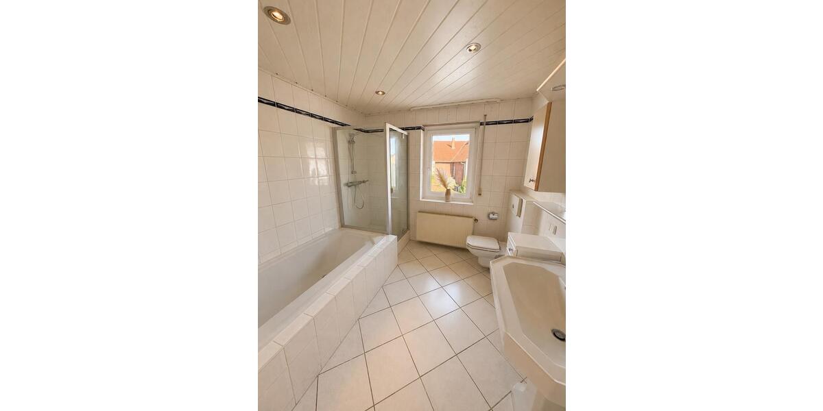 Einfamilienhaus Breuna - 6 Zimmer, 206 m&sup2;, 295.000&euro; | Angebot:26856081