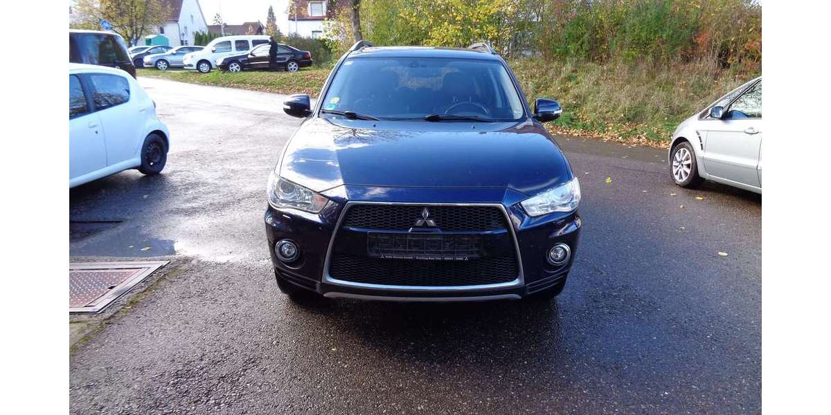 Mitsubishi Outlander 212.000 km 6.499 &euro; Reutlingen (Ohmenhausen)- Tel 01799296766 72770