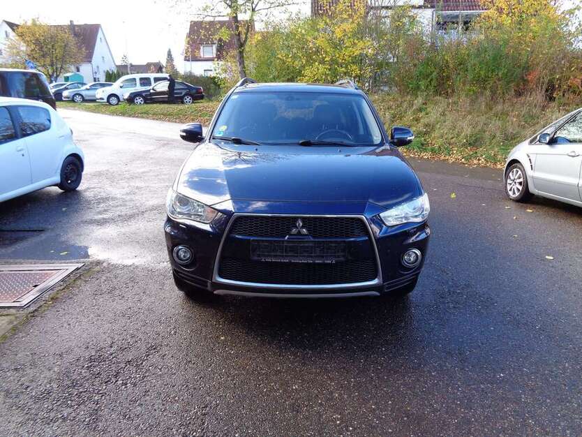 Mitsubishi Outlander 212.000 km 6.499 € Reutlingen (Ohmenhausen)- Tel 01799296766 72770