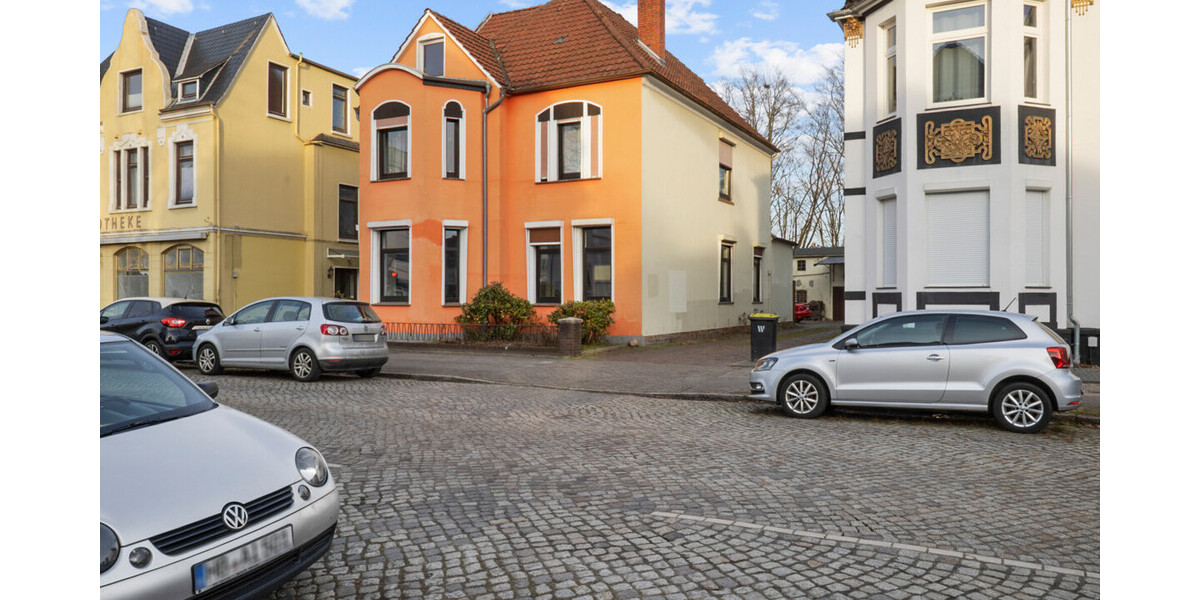 Delmenhorst-Stadtmitte Historische Stadtvilla mit zwei Wohneinheiten und Ausbaureserve - Zweifamilienhaus Delmenhorst | Angebot:25097305