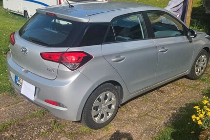 Hyundai i20 57.650 km 4.890 &euro; Illingen 66557
