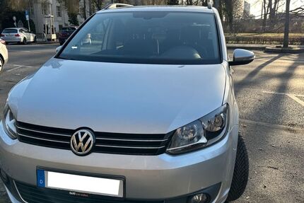 VW Touran 105.000 km 8.500 &euro; Berlin 10961