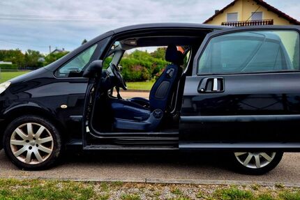 Peugeot 1007 142.094 km 1.990 &euro; winterlingen 72474
