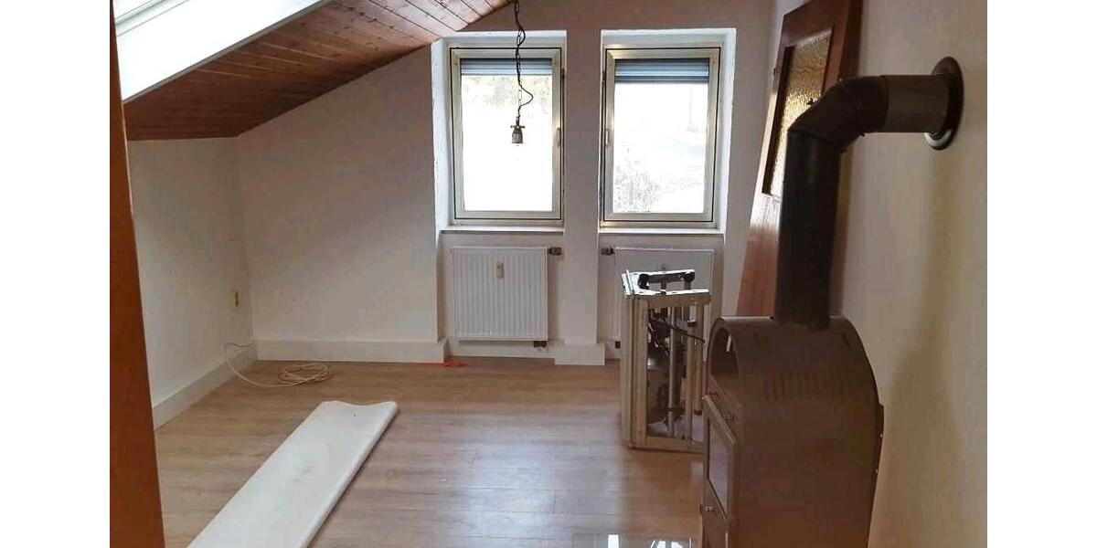 Dachgeschoßwohnung Birresborn - 4 Zimmer, 100 m&sup2;, 650&euro; | Angebot:26394055