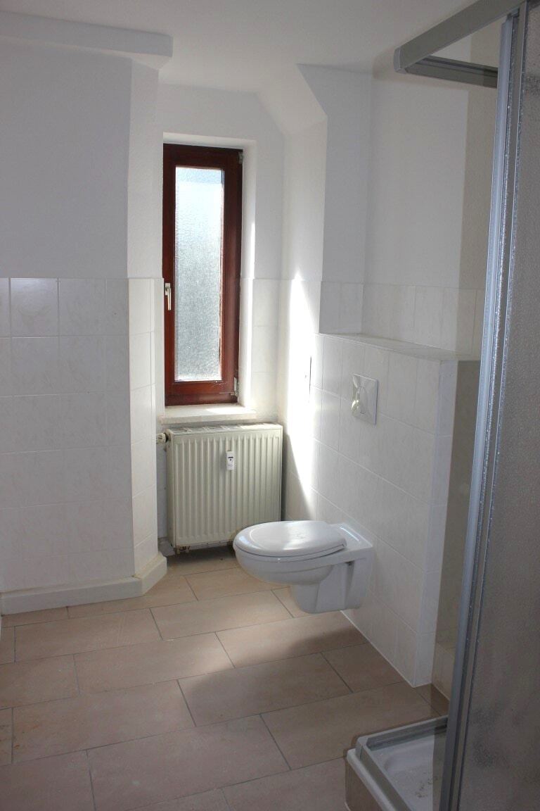 Neu sanierte 2-Raum Dachgeschoss-Wohnung in ruhiger Lage von Markersorf 2 zimmer