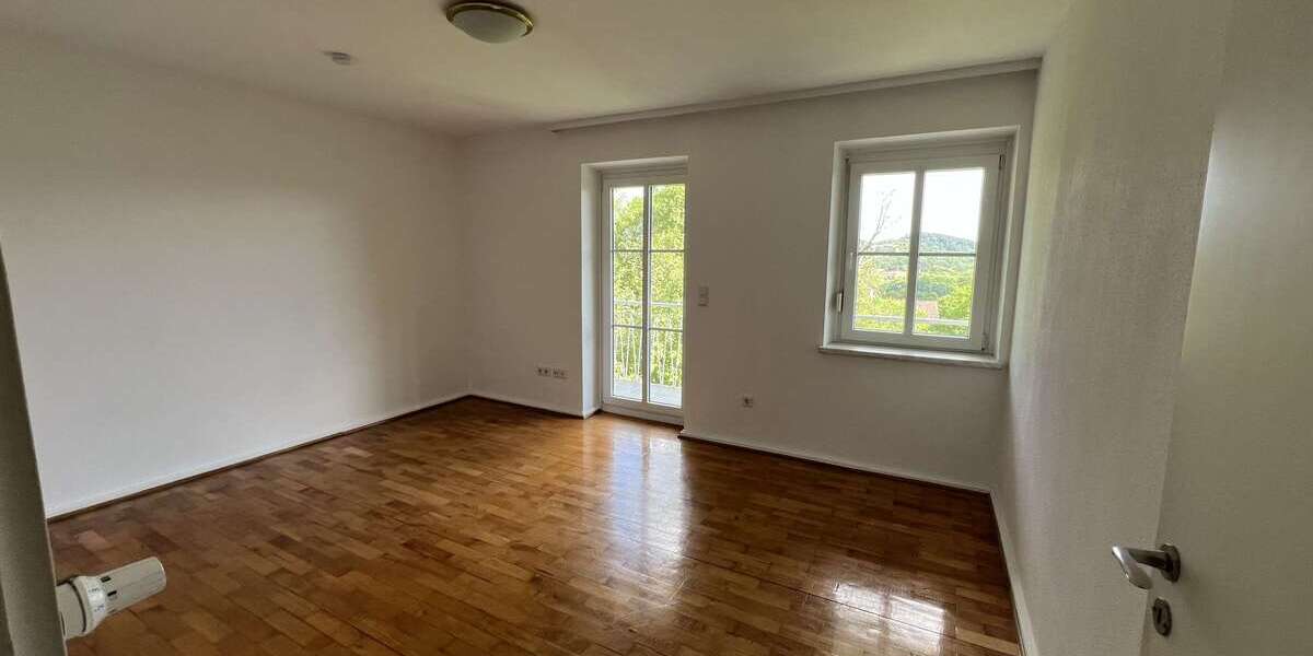 Einfamilienhaus Bad Kissingen - 7 Zimmer, 150 m&sup2;, 650.000&euro; | Angebot:26766261