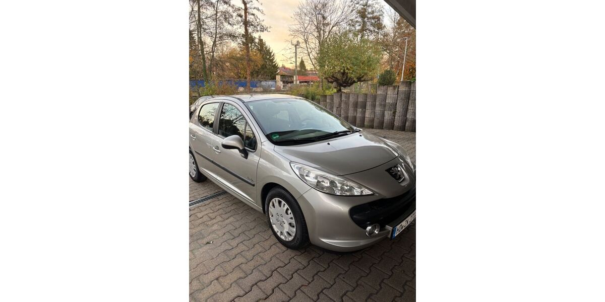 Peugeot 207 142.000 km 2.400 € Östringen 76684