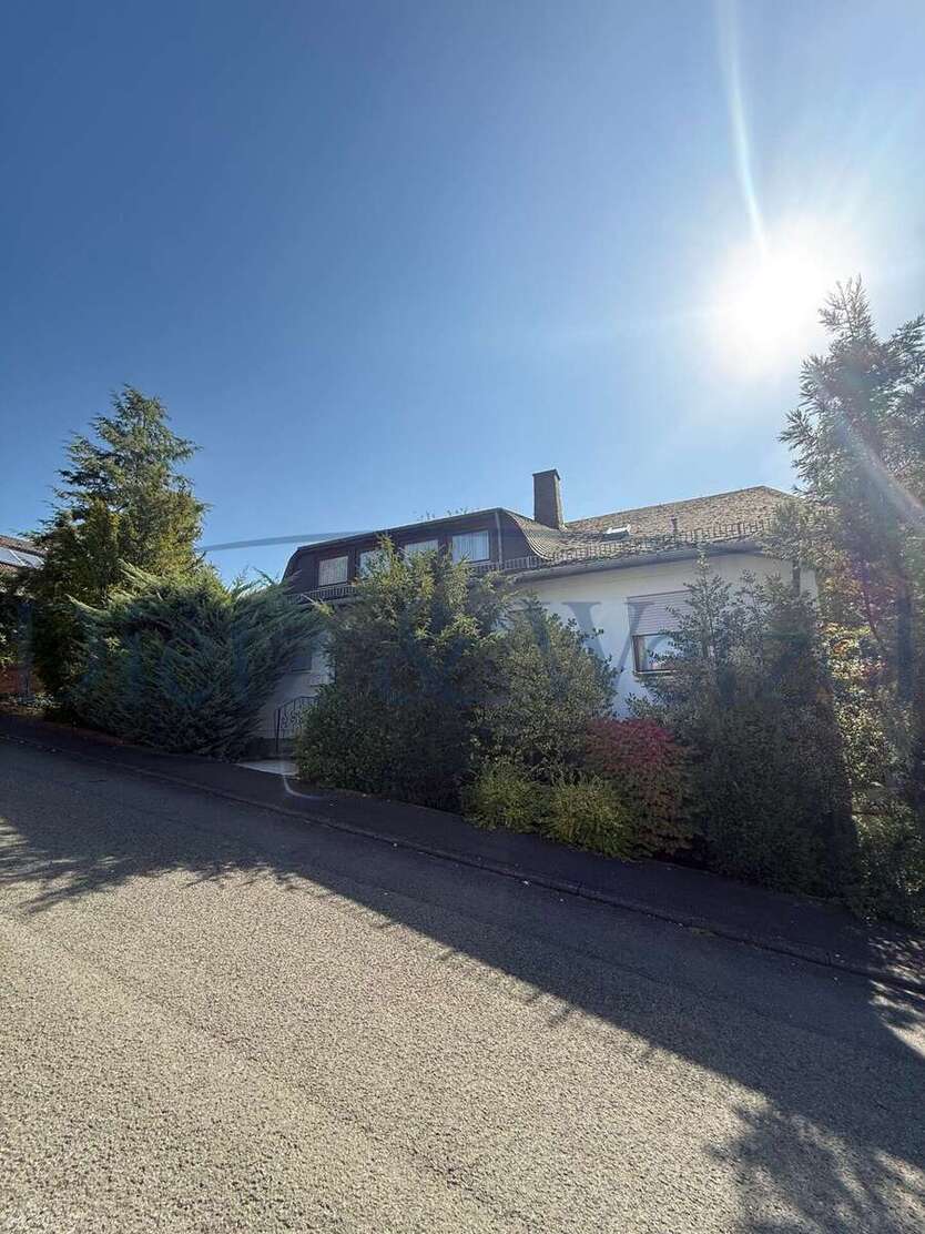 Haus zum Kaufen in Herborn 550.000 € 220 m² 7 zimmer