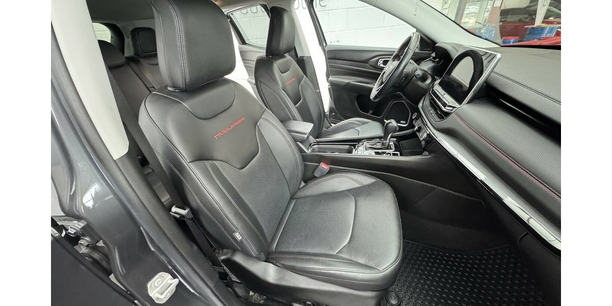 Jeep Compass Trailhawk Plug-In Hybrid 4WD 1.Hand LED 27.100 km 24.390 &euro; Lich 35423